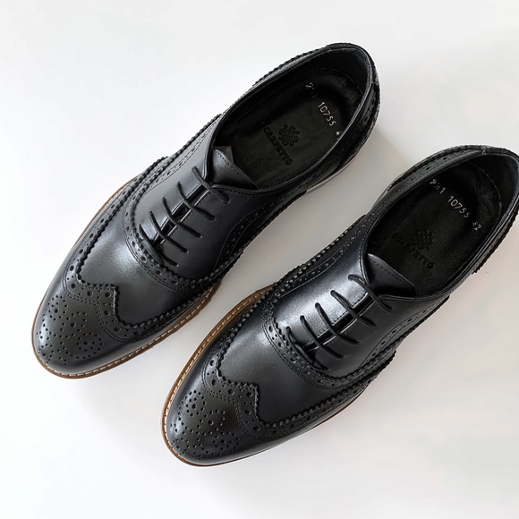 Black Wingtip Oxford Leather Dress Shoe main image 4